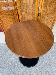 JAPAN SURPLUS FURNITURE OLIVER ROUND COFFEE TABLE FG046  SIZE 21.75D x 27.5H in inches  (AS-IS ITEM) IN GOOD CONDITION
