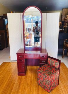 JAPAN SURPLUS FURNITURE VANITY DRESSER WITH CHAIR  WITH 5DRAWERS,2DOORS  FG036  SIZE 31.5L x 15.5W x 25-70H in inches  (AS-IS ITEM) IN GOOD CONDITION