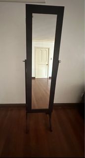 Jewerly mirror
