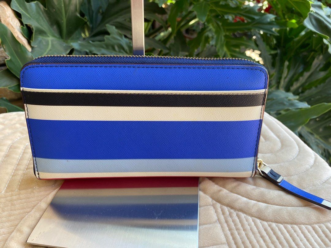 KATE SPADE Long Wallet (Category: Luxury Bags & Wallets) located in Baliuag. Submitted by nylinel (Listing ID 1301481405, Image 2). Description: KATE SPADE Wallet Size: L- 7.5” x H- 4” Preloved in good condition .