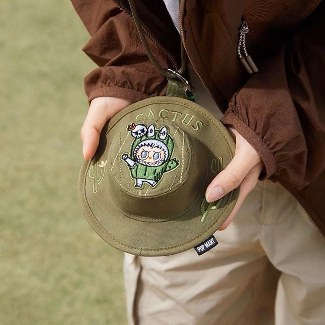 [泡泡瑪特]LABUBU 春天野在家 漁夫帽小包, 她的時尚, 包包、錢包, 肩背、側背包在旋轉拍賣