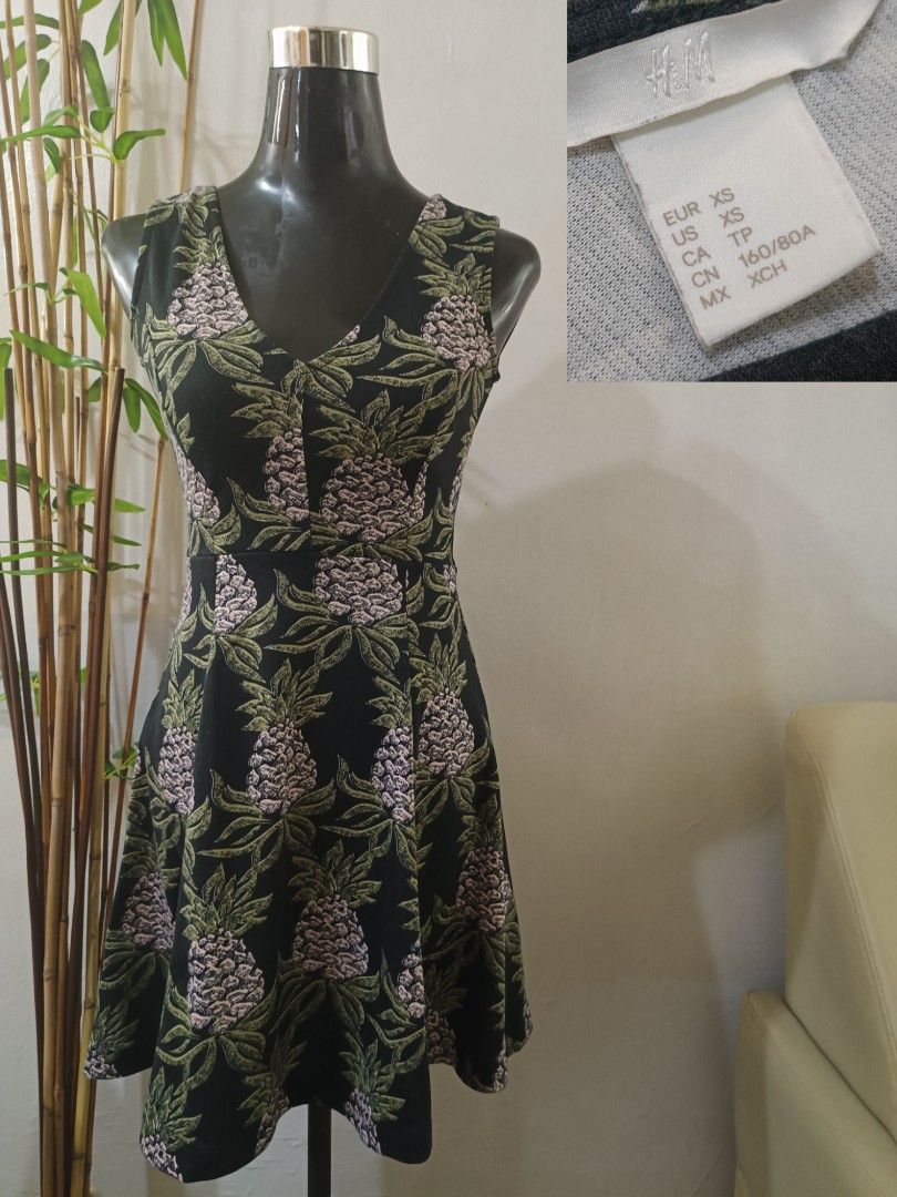 H M Light Pink Pineapple Print Black V neck Sleeveless Dress Women s Fashion Dresses Sets Dresses on Carousell