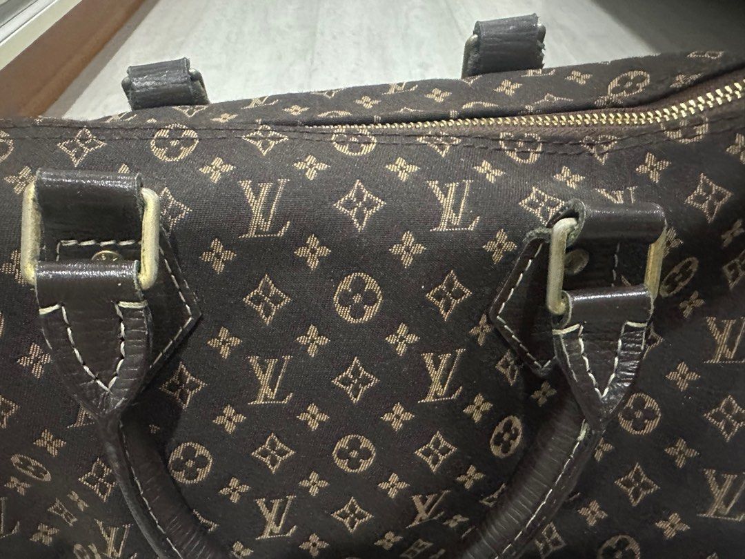 Louis Vuitton Doctors Bag (Category: Luxury Bags & Wallets) located in Makati City. Submitted by luxedeclutter (Listing ID 1301653635, Image 3). Description: Good conditon Well maintained .