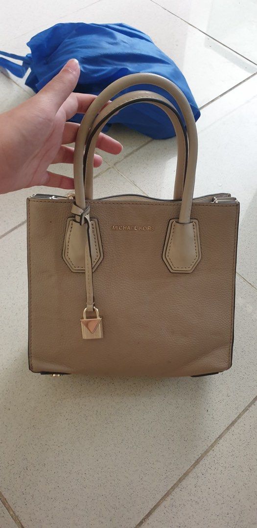 Michael kors mercer two tone, Barang Mewah, Tas Dompet di Carousell