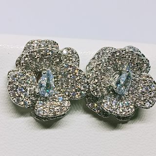 Moissanite Earrings. Flower design. 18K plated. S925 pin.