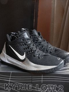 Nike Kyrie Low 2 Basketball Shoes - Black & White 
