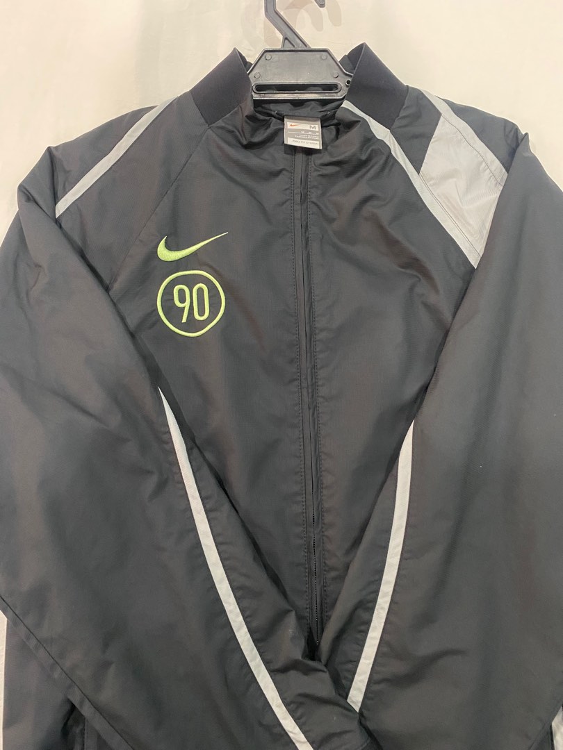 Nike total 90
