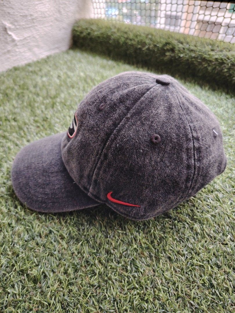 Kyrie nike friends hat shop