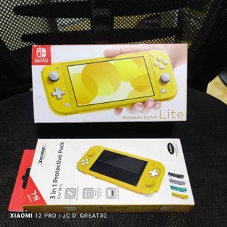 Nintendo Switch Lite Yellow Good As new