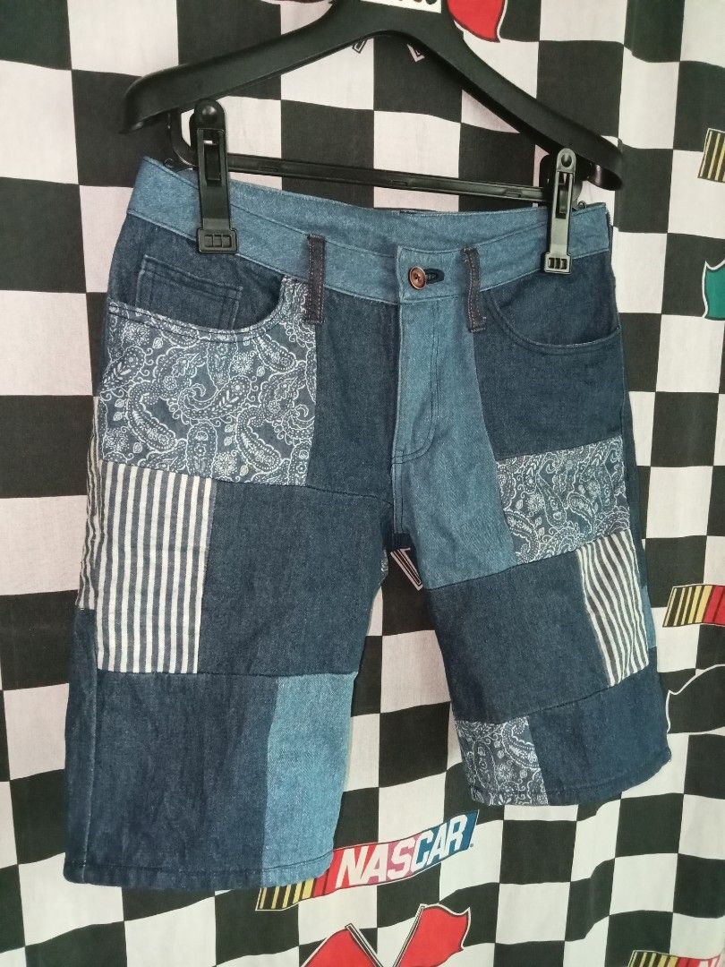 Pull and bear patch work walkshort (Category: Shorts) located in Bagabag. Submitted by thrift_stories96 (Listing ID 1301580202, Image 3). Description: Pull and bear patch work walkshort Waistline - 30 Length - 18.5 Leg opening - 9 Condition - excellent No flaw.