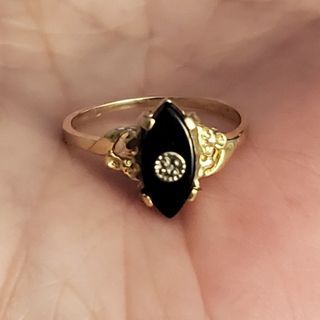 Sale price, 10k real gold vintage evil eye onix ring,size 4