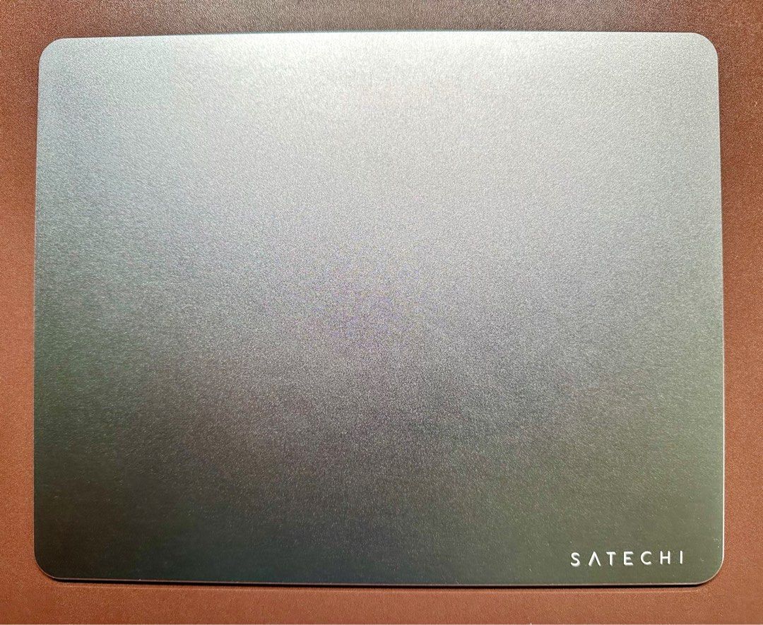 Satechi Aluminum Mouse Pad Non-Slip Rubber Lining (Space Gray) (Category: Mouse & Mousepads) located in Quezon City. Submitted by simplysortedph (Listing ID 1301555948, Image 1). Description: .
