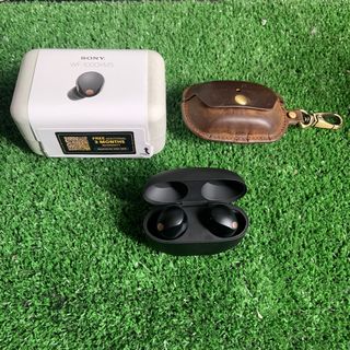 (Category: ) located in . Submitted by sickoo.footware (Listing ID 1301538070, Image 1). Description: .