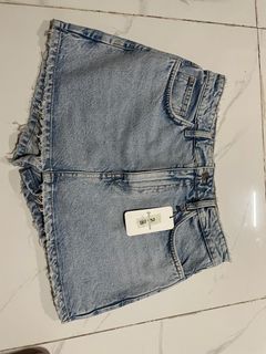 (Category: ) located in . Submitted by shopbykrish_ (Listing ID 1301637089, Image 1). Description: .