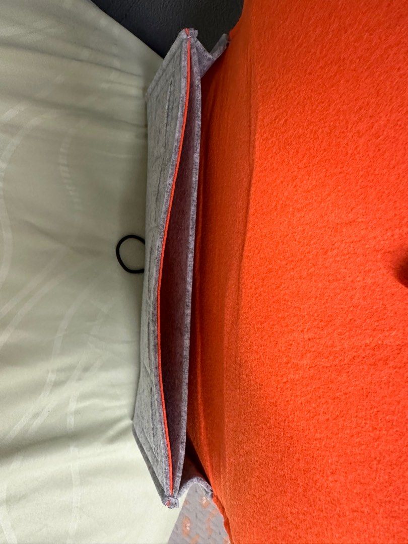 Switch Pouch (Category: Cases & Covers) located in Kuala Lumpur. Submitted by kahming1091 (Listing ID 1301647678, Image 3). Description: Switch Light Pouch.
