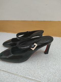 Vero Cuoio heeled mules size 36 / 23inches with 1FREE item