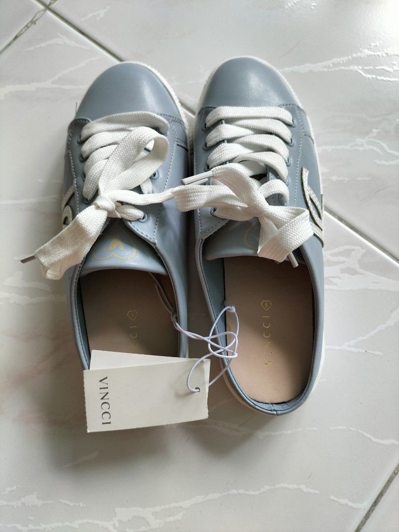 VINCCI SHOES, Women's Fashion, Footwear, Sneakers on Carousell
