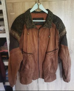(Category: ) located in . Submitted by thriftersthrift (Listing ID 1301487055, Image 1). Description: .