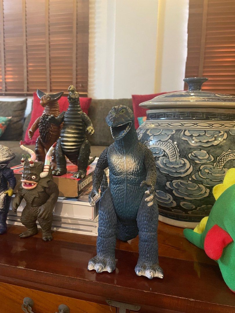 Vintage godzilla bootleg ko figure (Category: Figurines & Statues) located in Binan City. Submitted by tripwirecollectibles (Listing ID 1301587654, Image 1). Description: .