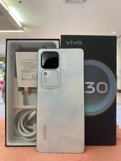 VIVO V30 5G 12+12/512GB W/BOX Orig fast charger. Bago pa 1months old April 6,2024