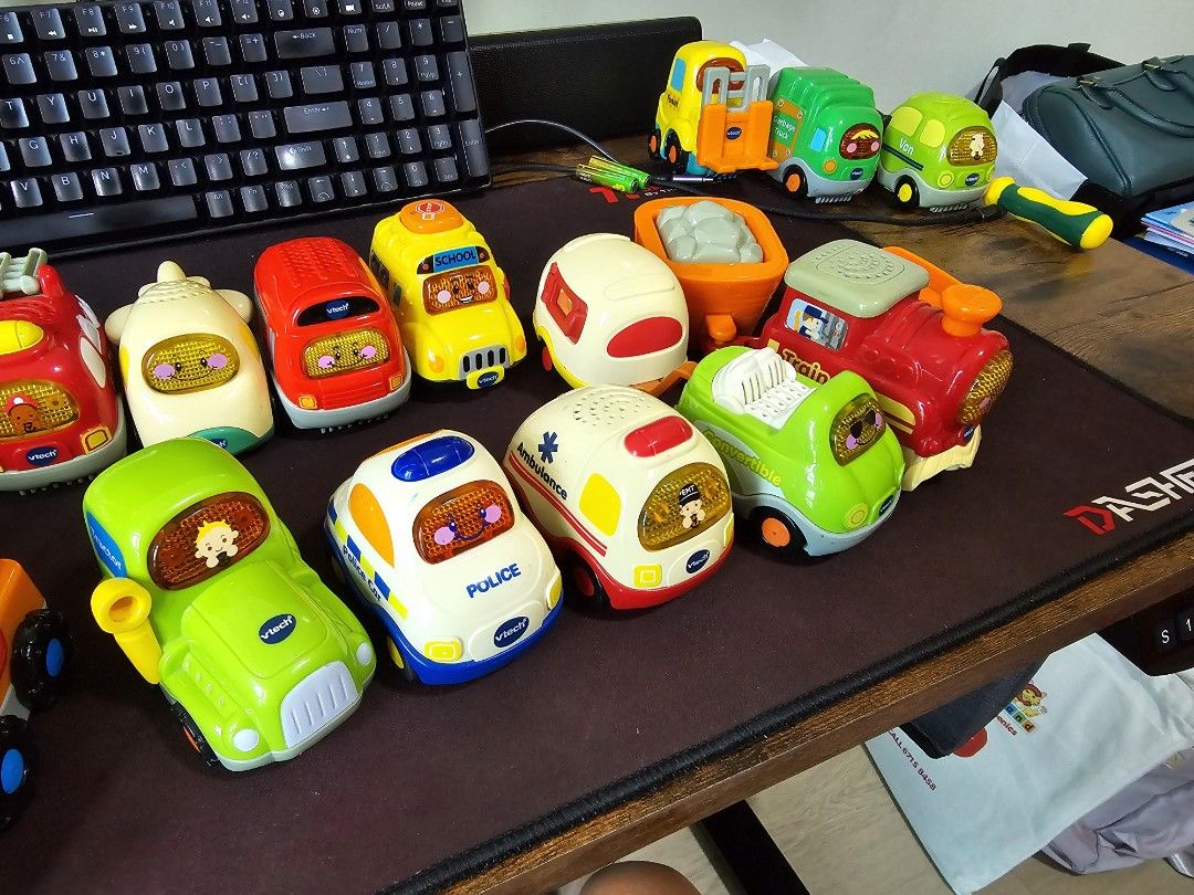 Vtech Go Go Smart Wheels / Toot Toot, Hobbies & Toys, Toys & Games
