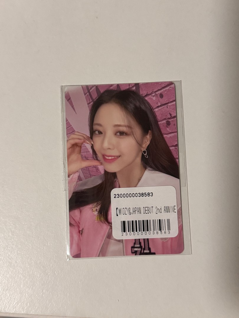 WTS itzy yuna japan lucky draw photocard, Hobbies & Toys 