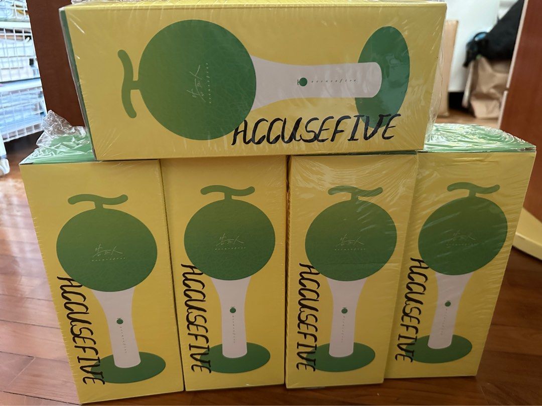 [INSTOCK] 告五人手灯套 Accusefive Lightstick Pig Cover, Hobbies & Toys ...