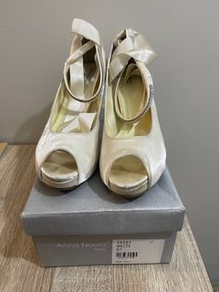 Anna Nucci Italy Bridal Shoes White Peep Toe Heels Size 7