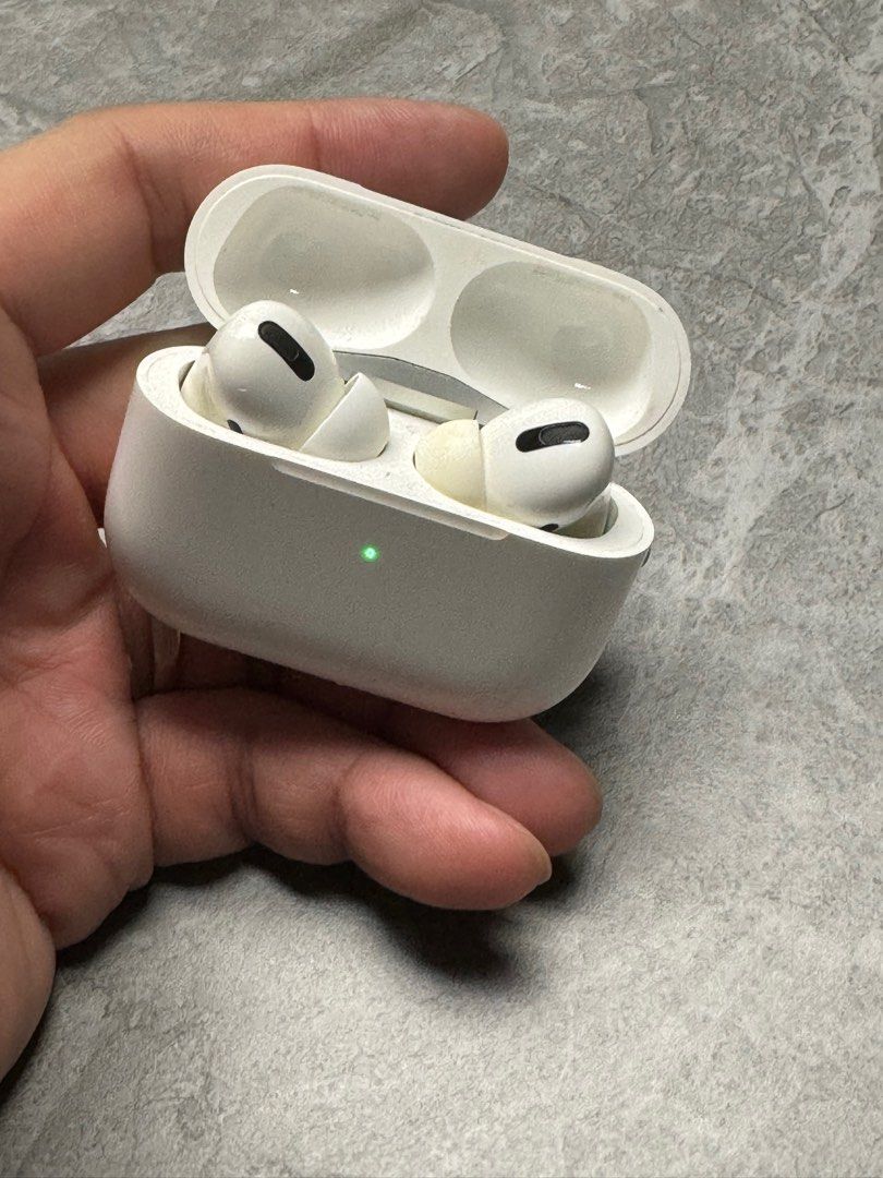 Apple AirPods Pro 1st Gen left faulty