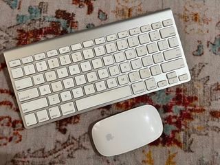 Apple Wireless Keyboard & Mouse