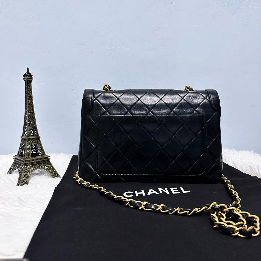 Authentic chanel (Category: Luxury Bags & Wallets) located in Quezon City. Submitted by preetycindz (Listing ID 1301730438, Image 2). Description: 100% authentic chanel vintage diana small lambskin with wallet inclusions :box ,dustbag and guaranteed card still in good condition money back if proven fake.