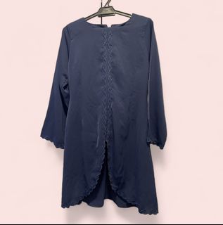 (Category: ) located in . Submitted by thewardrobee (Listing ID 1301735228, Image 1). Description: .