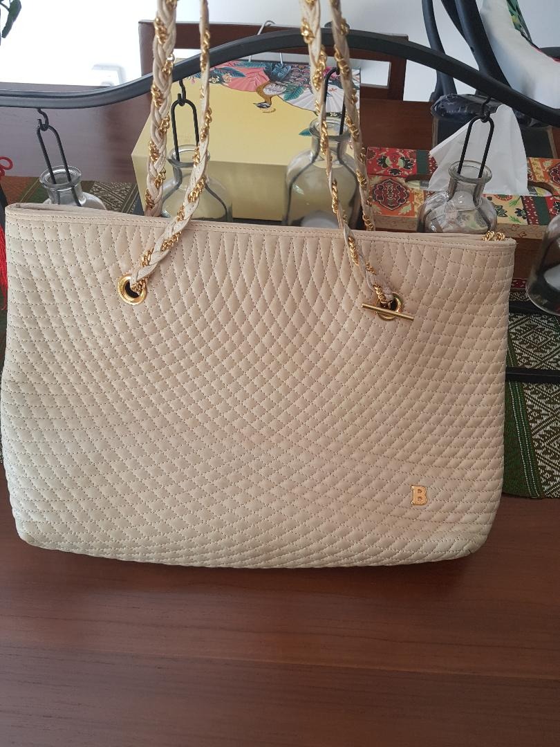 Bally quilted chain bag hotsell