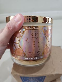 Bath and Body Works Candle 3 Wick Merry Cookie