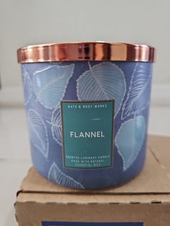 Bath and Body Works Candle 3 Wick Flannel