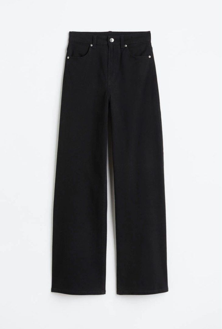 BNWT: H&M Divided Wide Twill Trousers (Category: Jeans) located in Manila. Submitted by auriellee (Listing ID 1301802660, Image 1). Description: Unused! Brand new with tag! Size: 34P (24in waist) RFS: does not fit, forgot to return H&M - Divided - Wide twill trousers Trousers in cotton twill with a high waist, zip fly and button, front and back pockets and wide, straight legs. Article number: 1107360035 Concept: DIVIDED Length: Long Clothing Styl