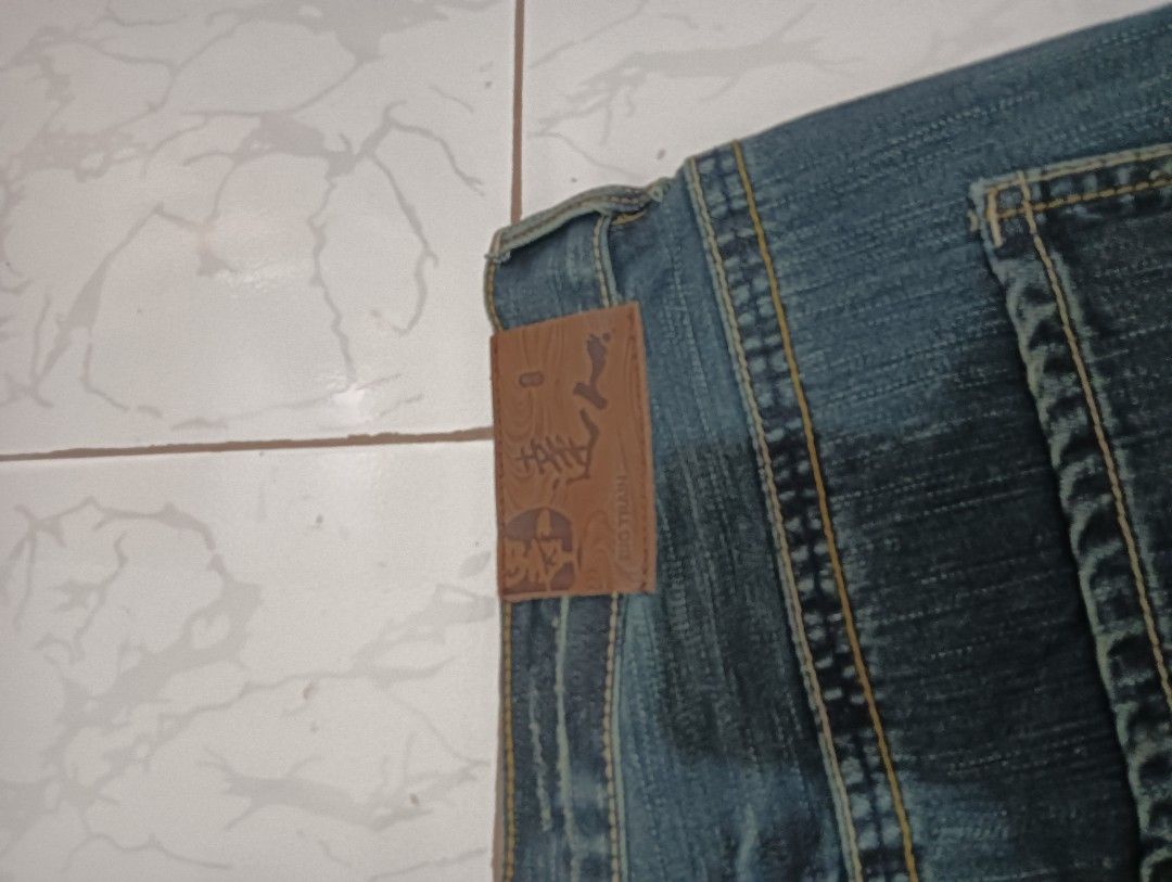 Brand New Big train embroidery wave design (Category: Jeans) located in Cebu City. Submitted by doblas123 (Listing ID 1301678650, Image 3). Description: 36 waistline 44 length 9.5 inches hem tattered design.