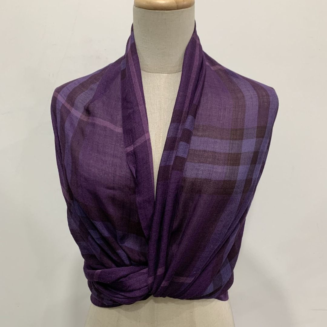 Burberry scarf 51 wool 49 silk clearance