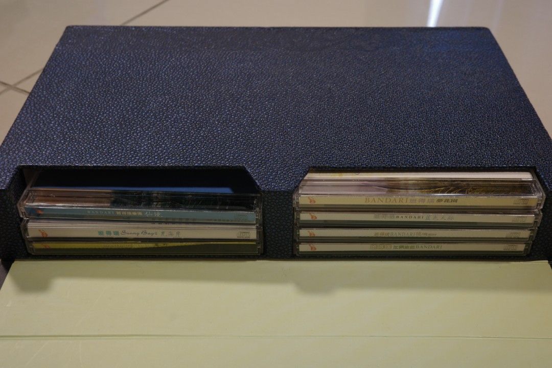 cd (Category: CDs & DVDs) located in Kuala Lumpur. Submitted by zbt199 (Listing ID 1301833430, Image 2). Description: don't include the no.2 cd, it's missing.