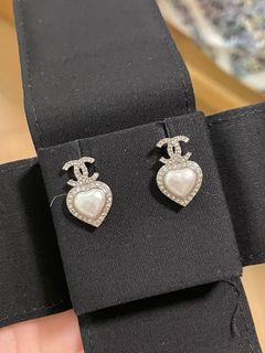 （分類：）位於 。 由 preloved_owned 提交（商品編號 1301844044，圖片 1）。簡介： 。