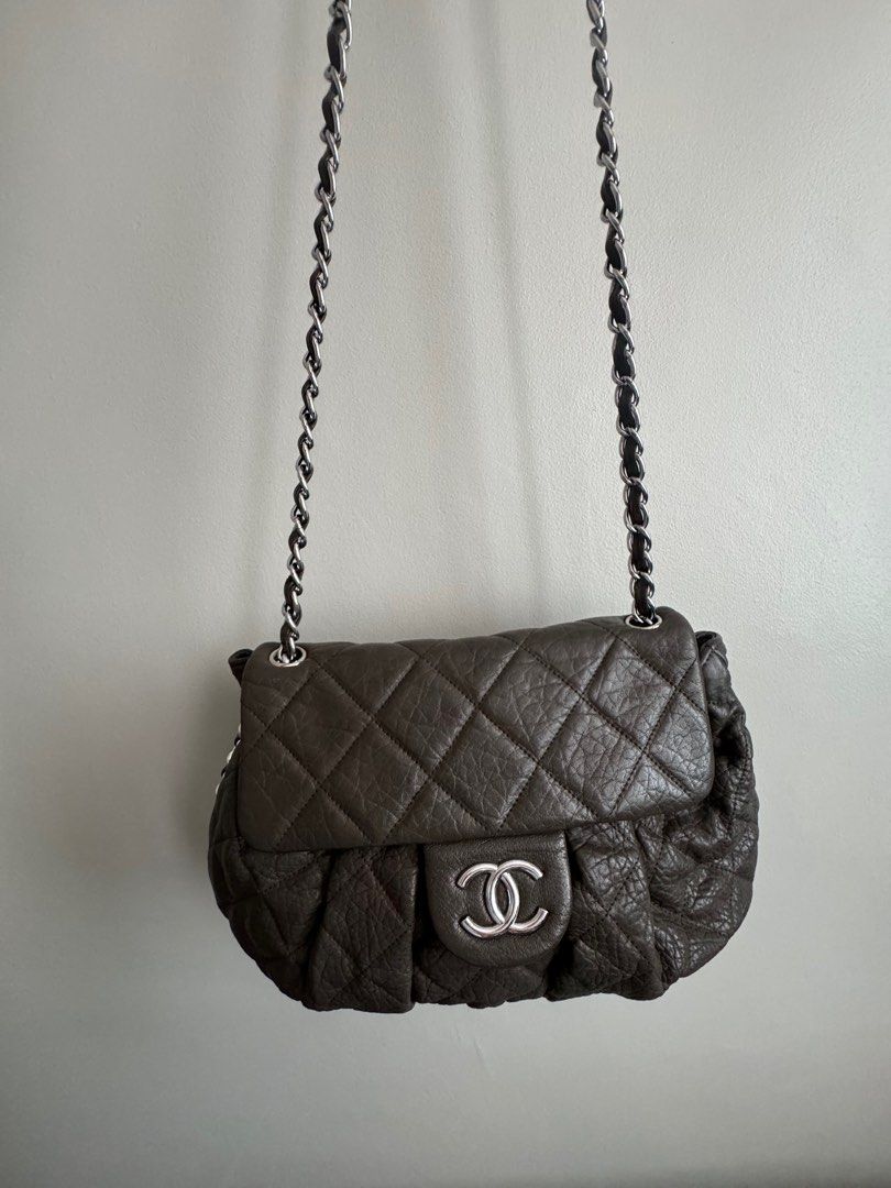 Chanel Quilted Chain Around Messenger Bag (Category: Luxury Bags & Wallets) located in Cebu City. Submitted by tworainbowsph (Listing ID 1301730999, Image 2). Description: This gorgeous Chanel quilted leather Chain Around Medium crossbody bag was thrifted at Tokyo and given to me as a gift. I had it restored at a well known shop here in Cebu who only restores quality leather items. I can show the receipt. There are discolorations on the lining in