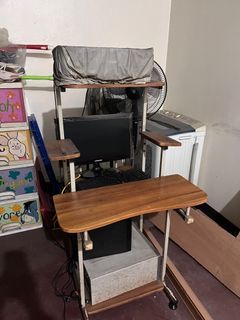 Computer Desk - Desktop, Monitor, CPU