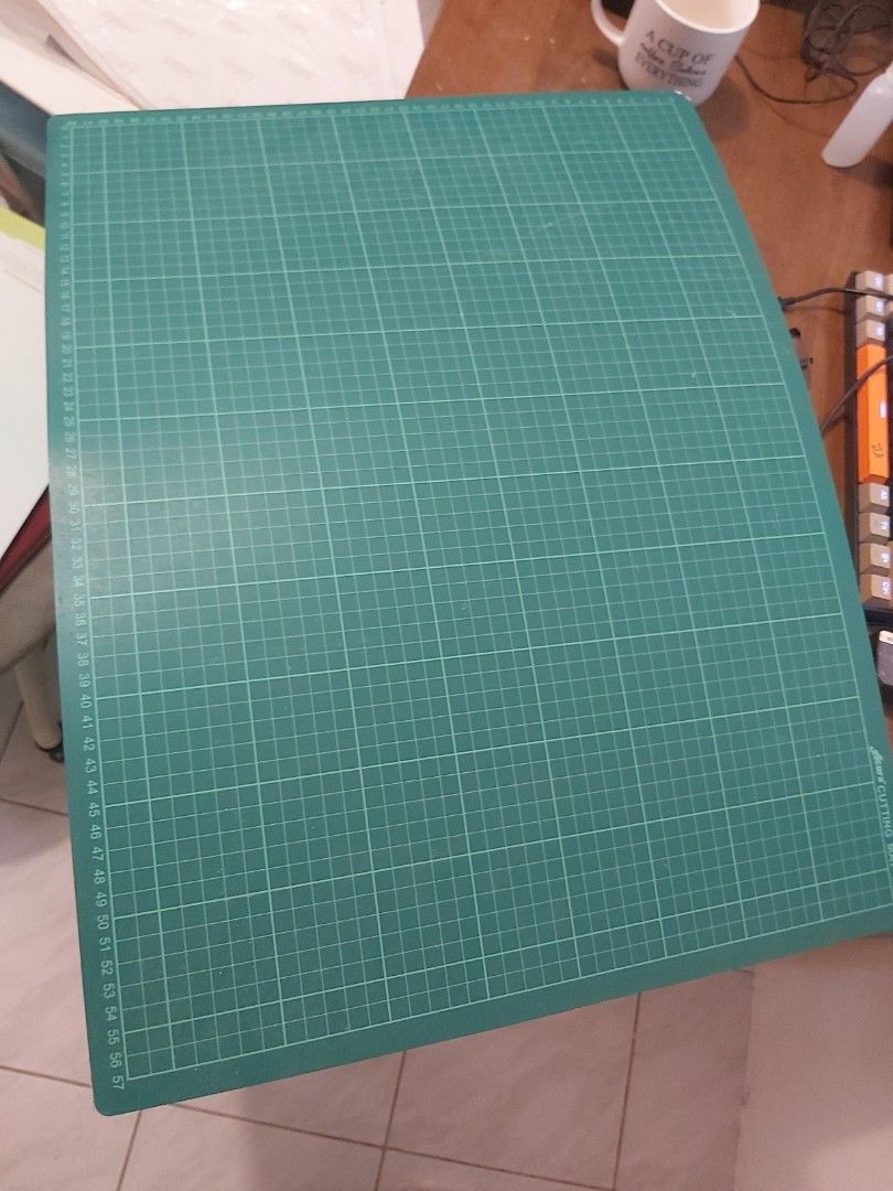 Cutting mat 322 (Category: Craft Supplies & Tools) located in Mandaluyong City. Submitted by odaysmith (Listing ID 1301716583, Image 3). Description: slightly used for scrunchie only mandaluyong area 500 pesos only.