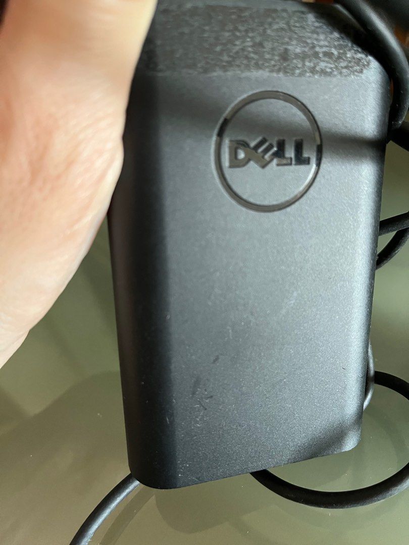 Dell charger (65W)406090485670891522