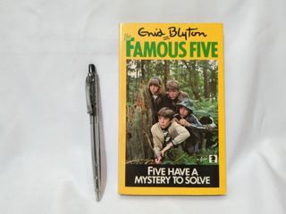 Enid Blyton FAMOUS FIVE, FIVE HAVE A MYSTERY TO SOLVE