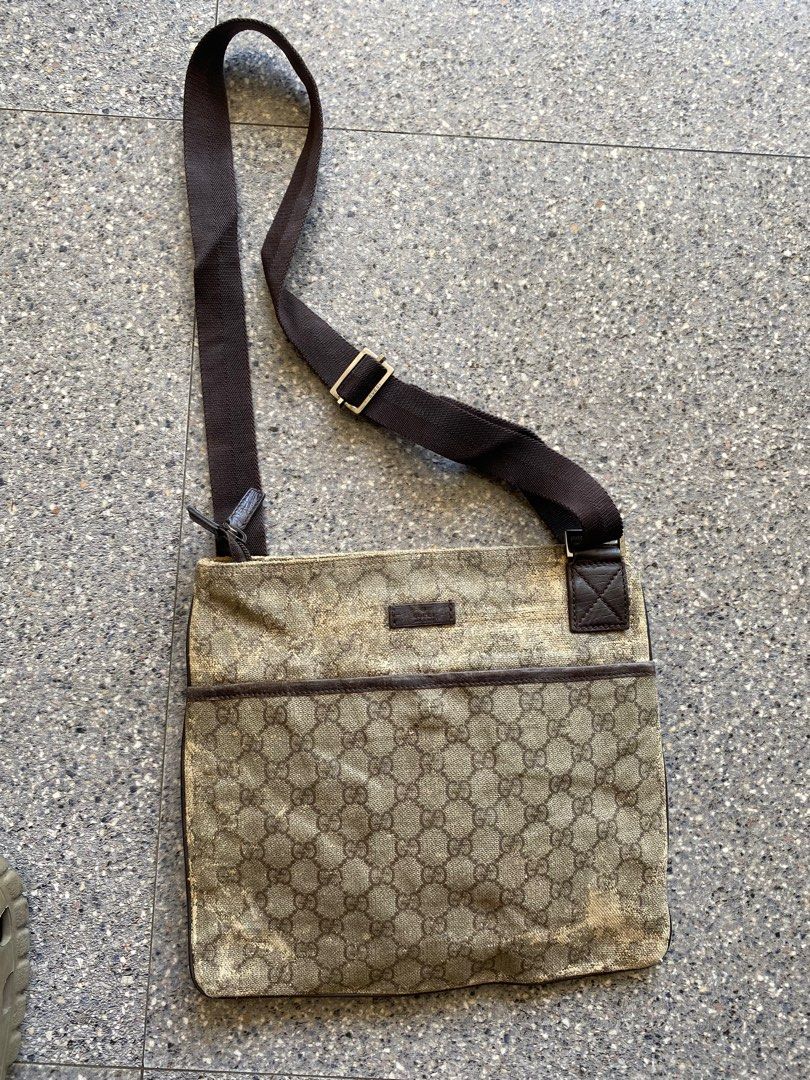 Gucci GG Monogram Shoulder bag (Category: Luxury Bags & Wallets) located in Manila. Submitted by novymaesel14868 (Listing ID 1301696553, Image 1). Description: Gucci GG Monogram Shoulder bag project bag Issue Fade Pero Ung luob bagong Bago pa 100% Legit .