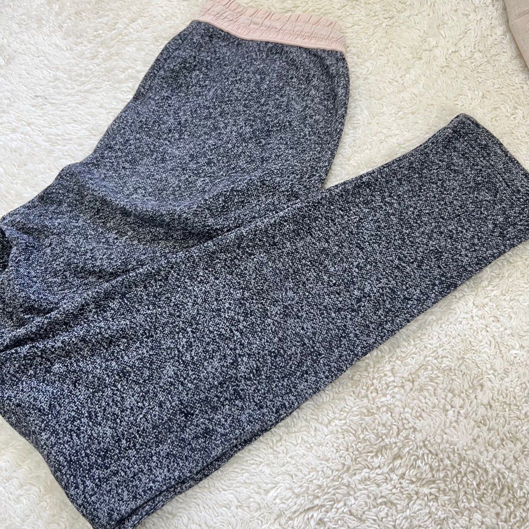 H&M gray sweatpants / joggers (Category: Other Bottoms) located in Manila. Submitted by ideclutterss (Listing ID 1301697100, Image 2). Description: Breathable fabric, can fit XS-S rfs: decluttering mod: j&t / sdd lalamove.