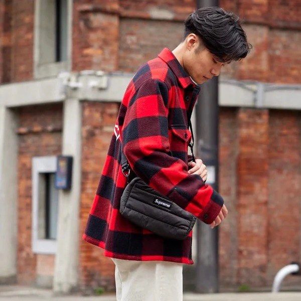 INSTOCK Supreme Puffer Side Bag Black, Men's Fashion, Bags INSTOCK Supreme Puffer Side Bag Black, Men's Fashion, Bags