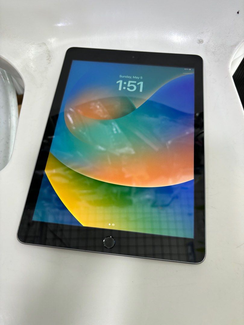 Ipad 5th Gen 128gb (Category: iPad) located in San Juan City. Submitted by AshleyandLynGeneralmerchandise (Listing ID 1301756398, Image 2). Description: We accept trade in Credit card / Home Credit Shipping Meet ups / Delivery Fb page: Ashley & Lyn.