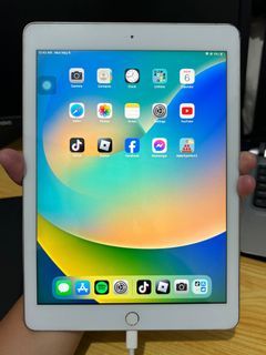 iPad 5th Gen 32Gb Gold